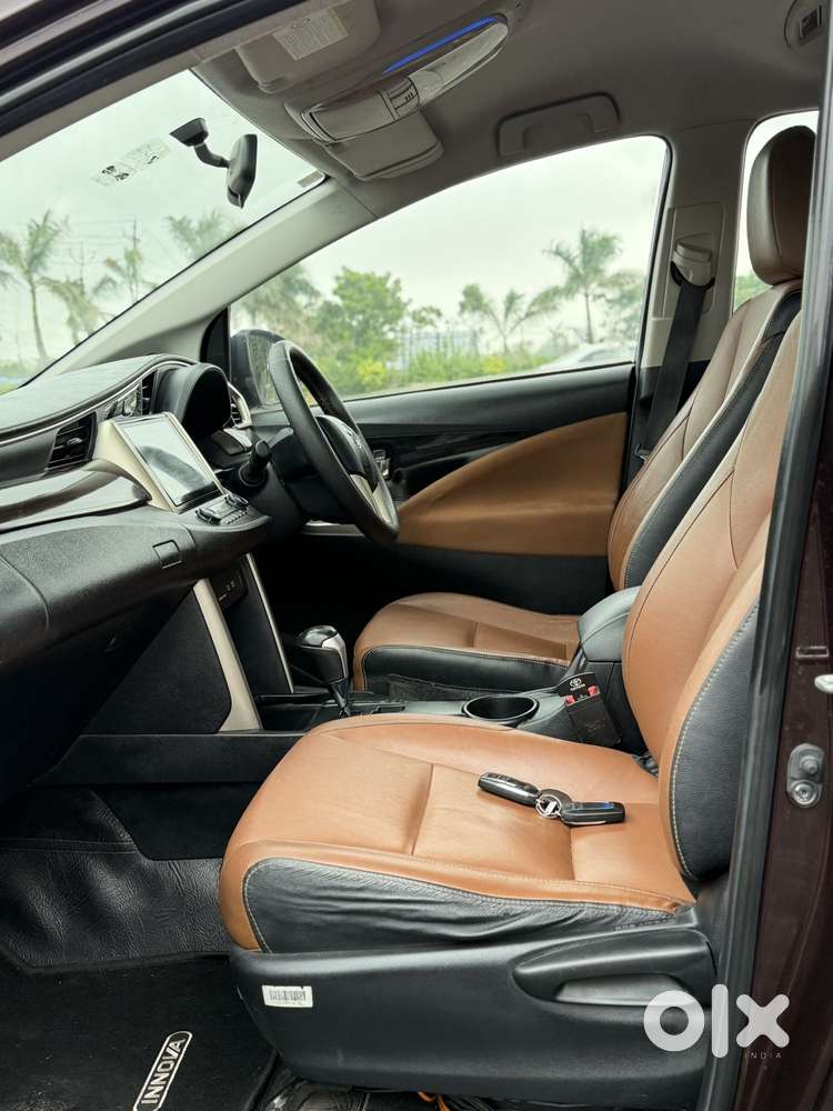 Toyota Innova Crysta 2.8 Zx At 7 Seater, 2016, Diesel