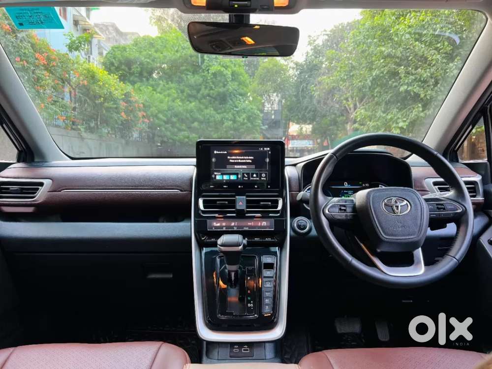 Toyota Innova Hycross 2.0 Vx Hybrid 8 Str, 2025, Petrol