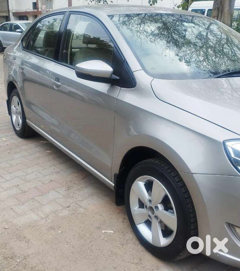 Skoda Rapid Petrol 2016