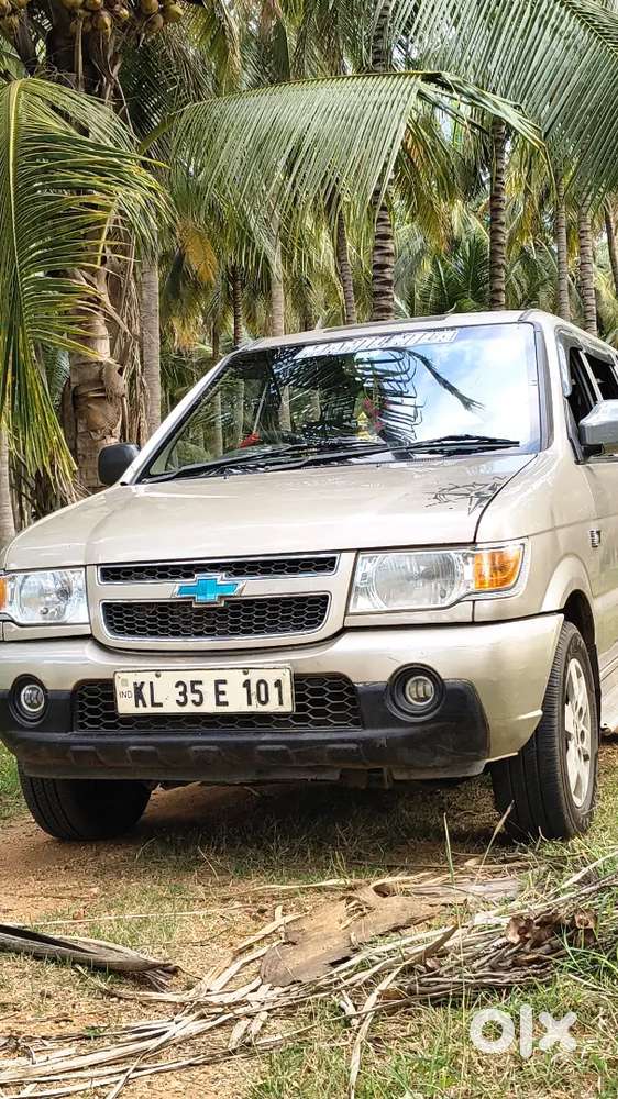 Chevrolet Tavera Neo 2013