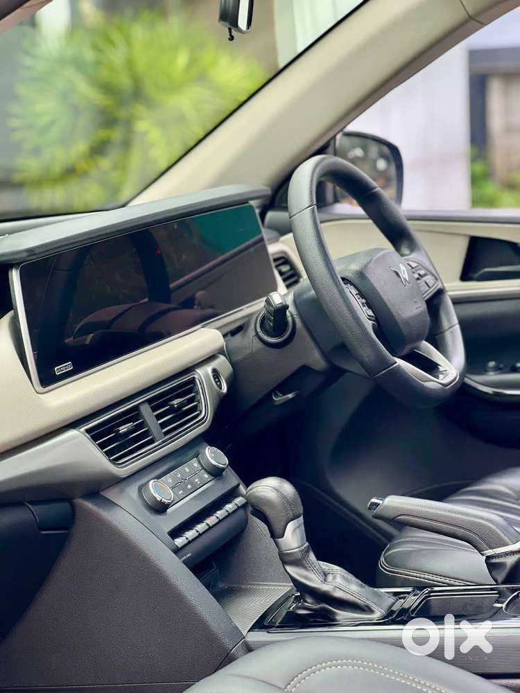 Mahindra Xuv700 2.2 Ax 7 Diesel At Str, 2024, Diesel