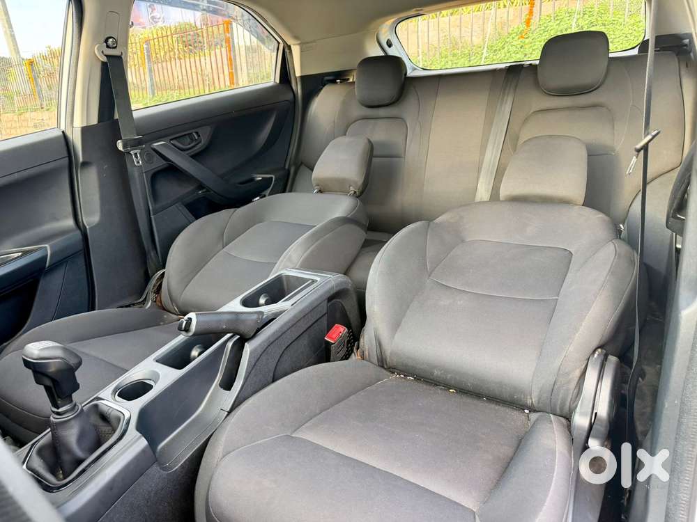 Tata Nexon Smart Plus S 1.2 Revotron Petrol 5 Mt, 2025, Cng & Hybrid..