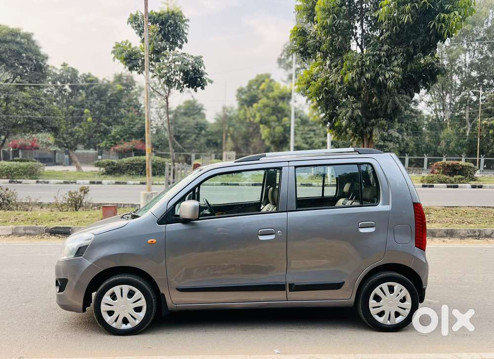 Maruti Suzuki Wagon R Vxi Plus Mt, 2017, Petrol