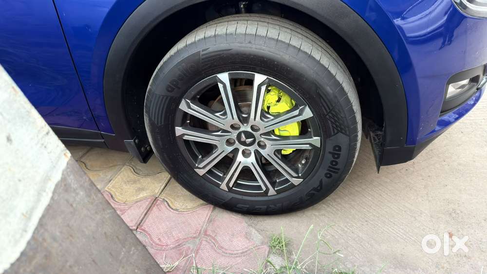 Mahindra Xuv700 2.2 Ax 7 Diesel At Luxury Pack Str, 2023, Diesel