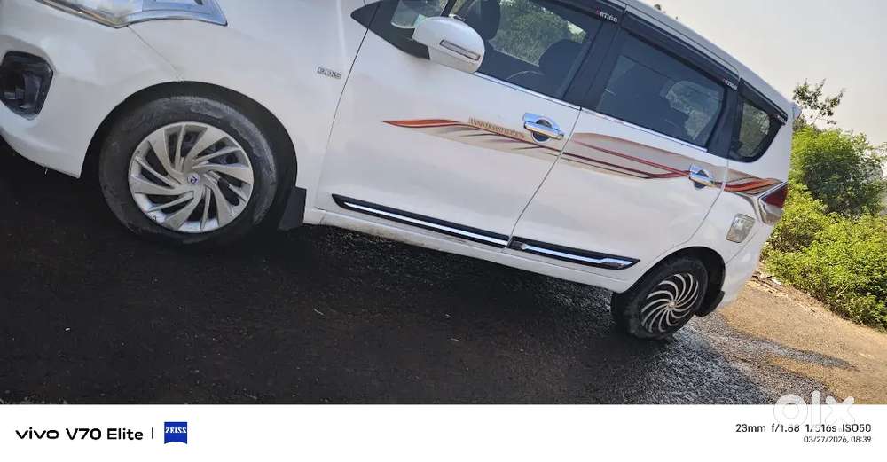 Gadi Mein Koi Kam Nahin Hai Gadi Sab Tarike Se Kadak Hai