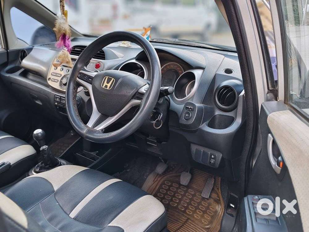 Honda Jazz V Mt Privilege, 2011, Petrol