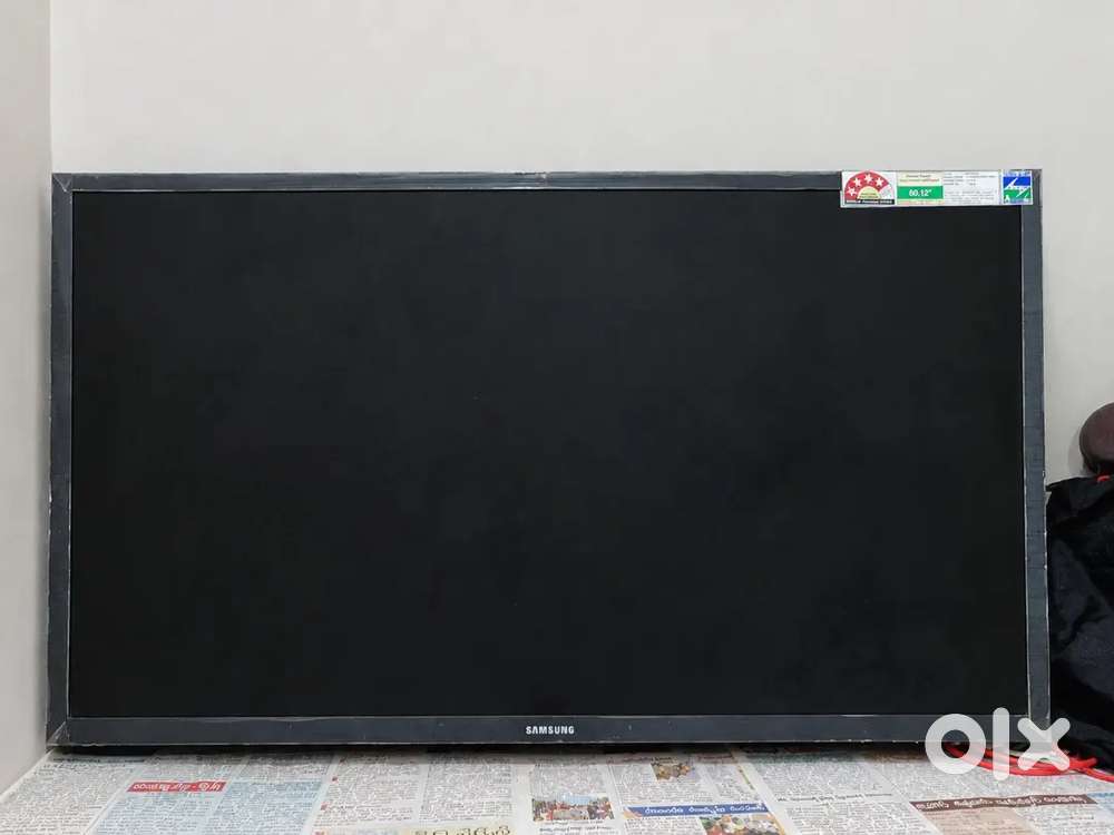 Samsung 32 Inch LED TV; Good Condition