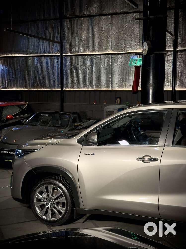 Toyota Innova Hycross 2.0 Zx (o) Hybrid 7 Str, 2023, Petrol