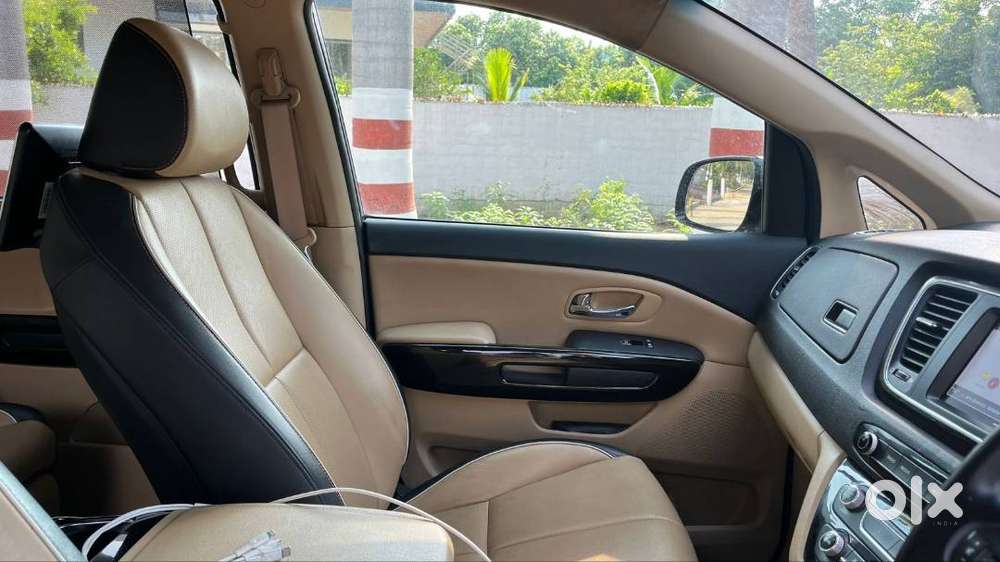 Kia Carnival 7 Seater Limousine