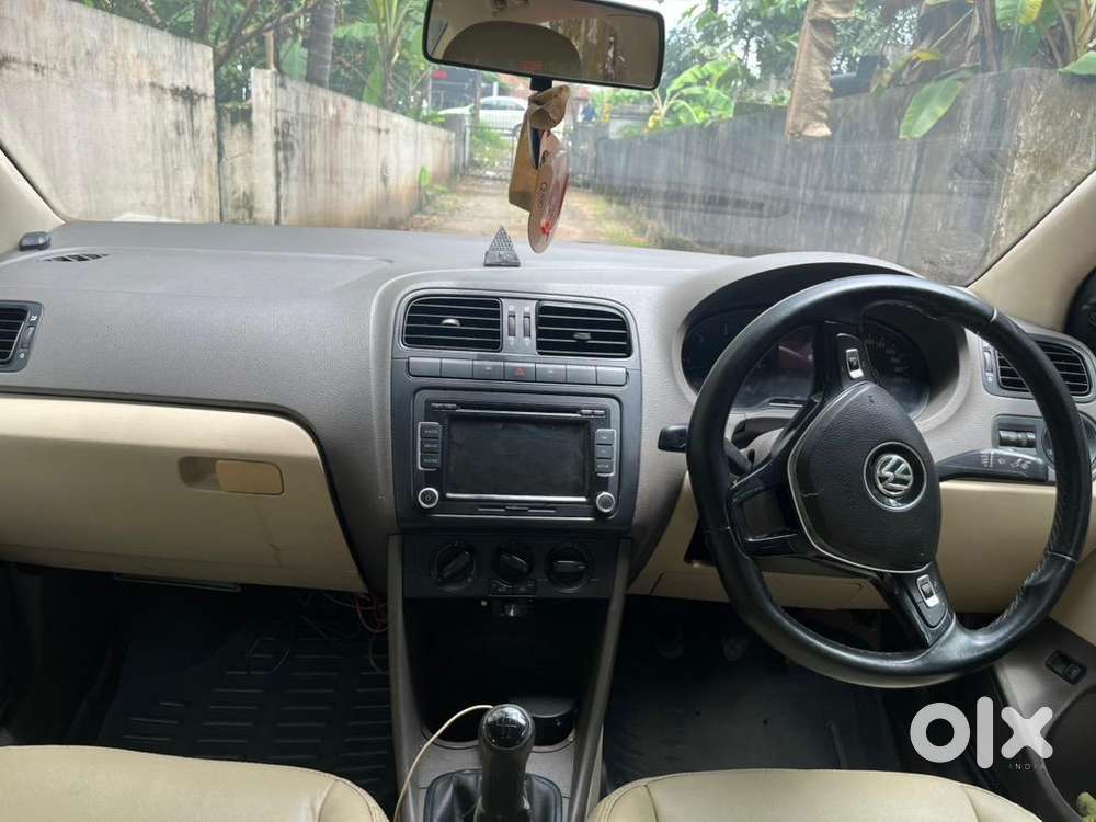 Volkswagen Vento 1.6 Diesel Tdi  (2013)