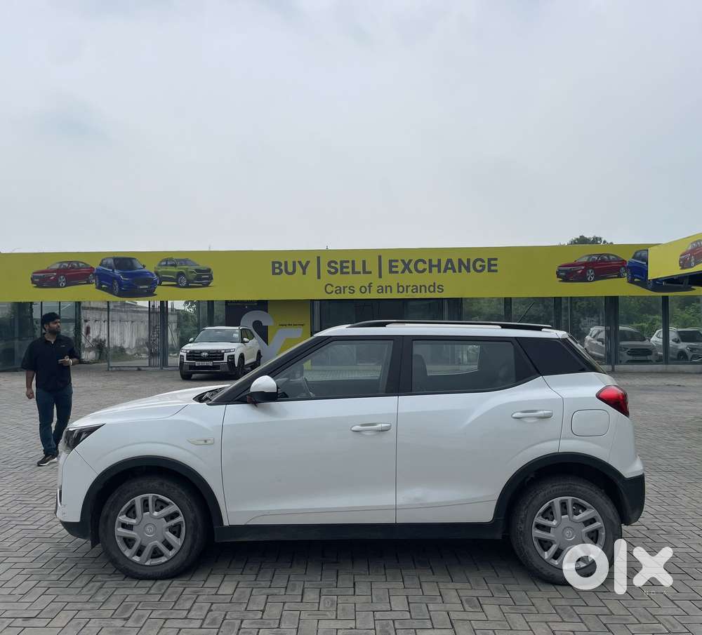 Mahindra Xuv300 1.2 W6 Amt Petrol, 2023, Petrol