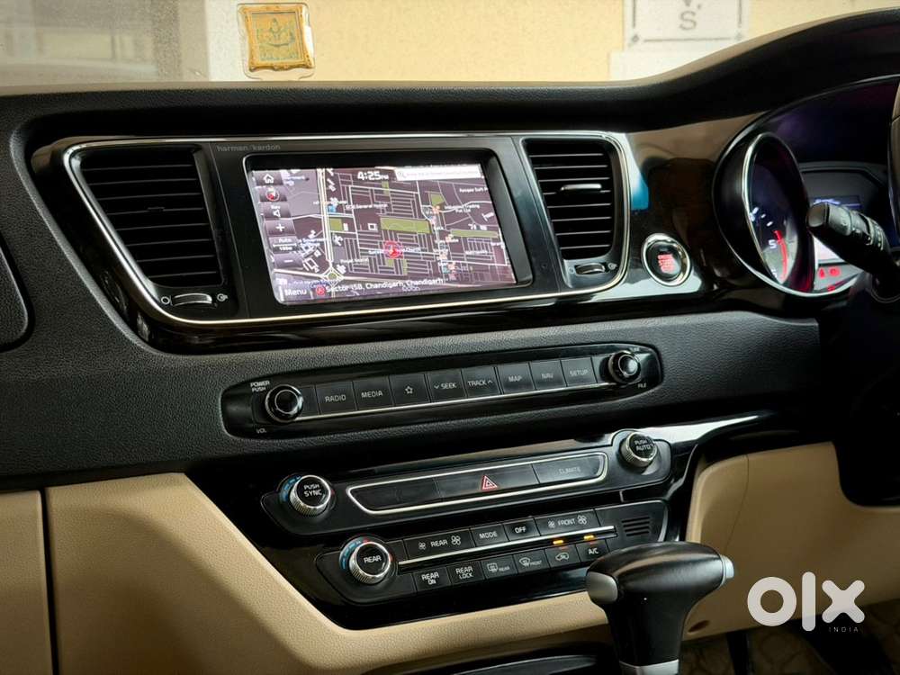 Kia Carnival Limousine
