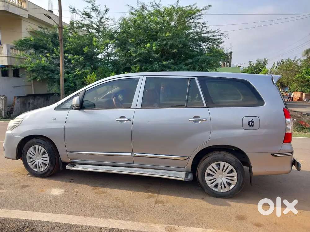 Toyota Innova 2015