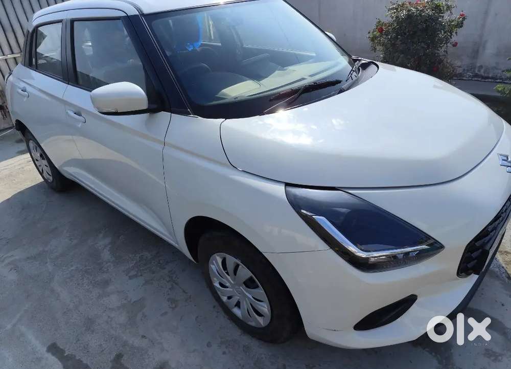 Maruti Suzuki Swift Vxi 2025 (army No Bh) Brand New Condition