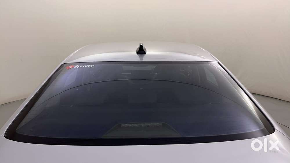 Skoda Slavia Ambition 1.0l Tsi At, 2022, Petrol