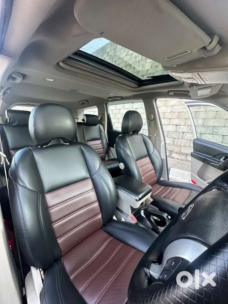 Mahindra Xuv500 W10 With Sunroof Diesel 2018