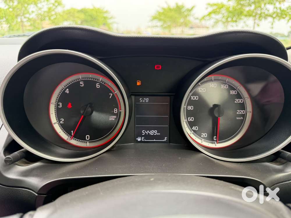 Maruti Suzuki Swift Vxi + Manual, 2021, Petrol