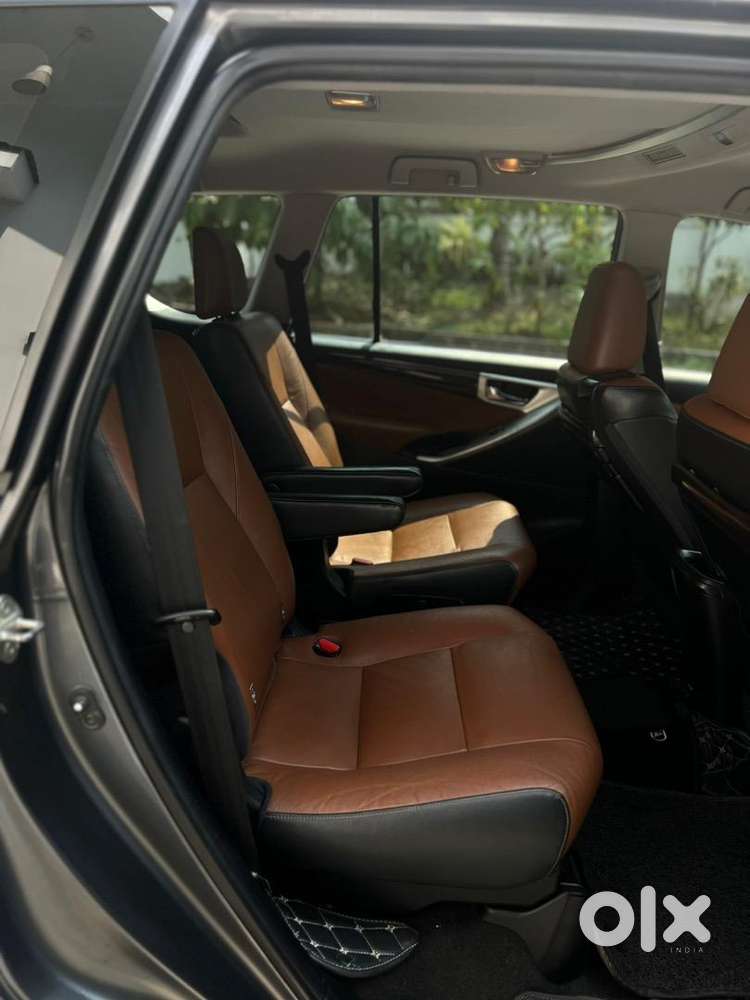 Toyota Innova Crysta 2017 Diesel Well Maintained