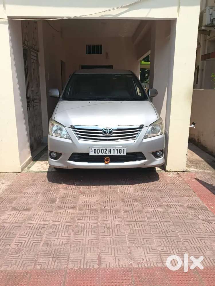 Toyota Innova 2013 2.5v Diesel Well Maintained