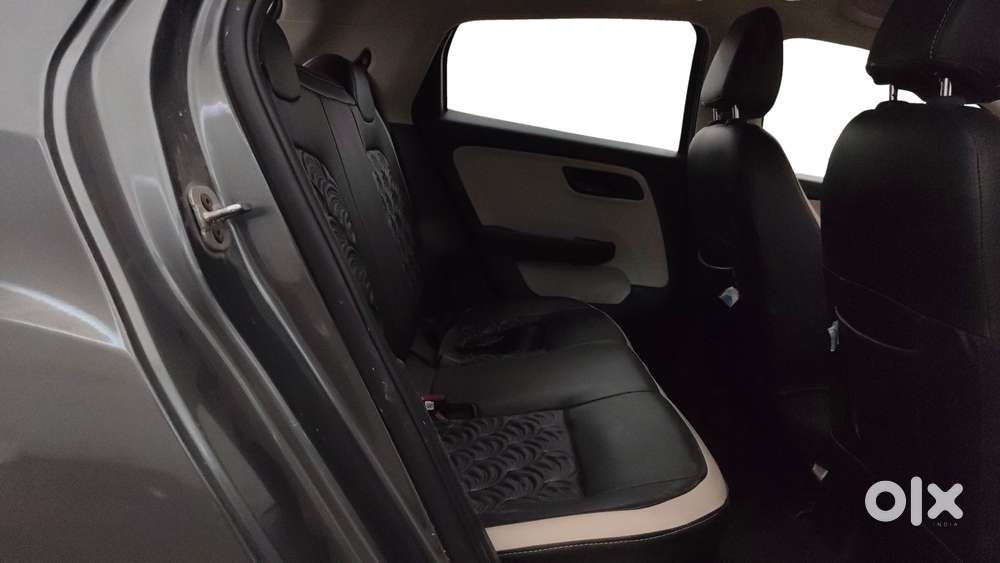 Tata Altroz 1.2 Xt, 2022, Petrol