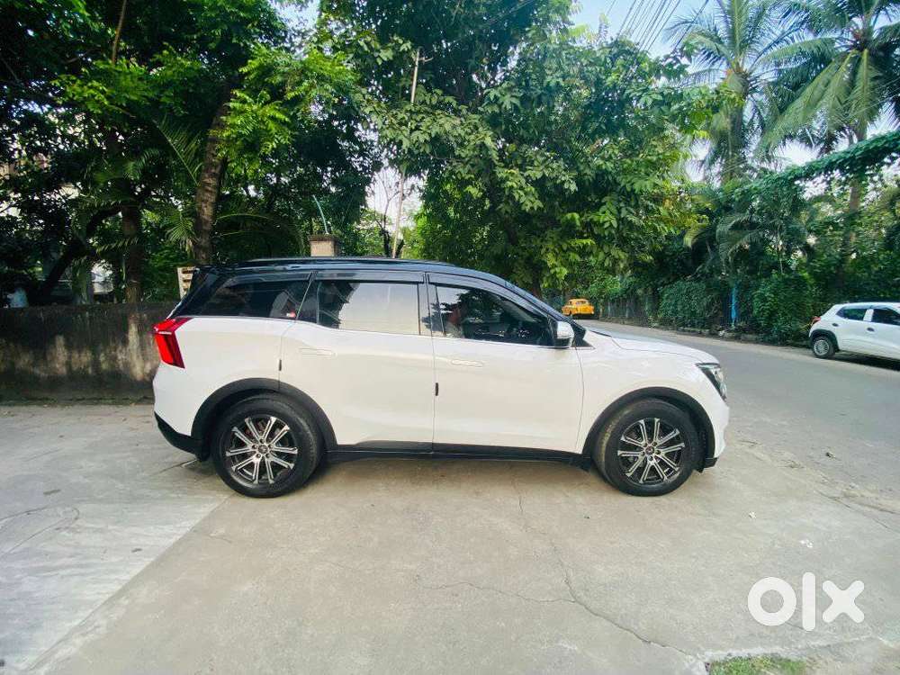 Mahindra Xuv700 2.0 Ax 7 Petrol At Str, 2022, Petrol