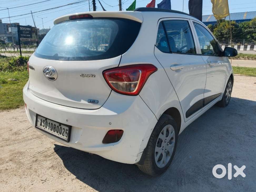 Hyundai Grand I10 Sportz, 2016, Petrol