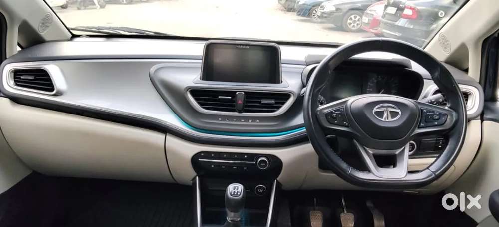Tata Altroz Xz Plus (s), 2023, Petrol
