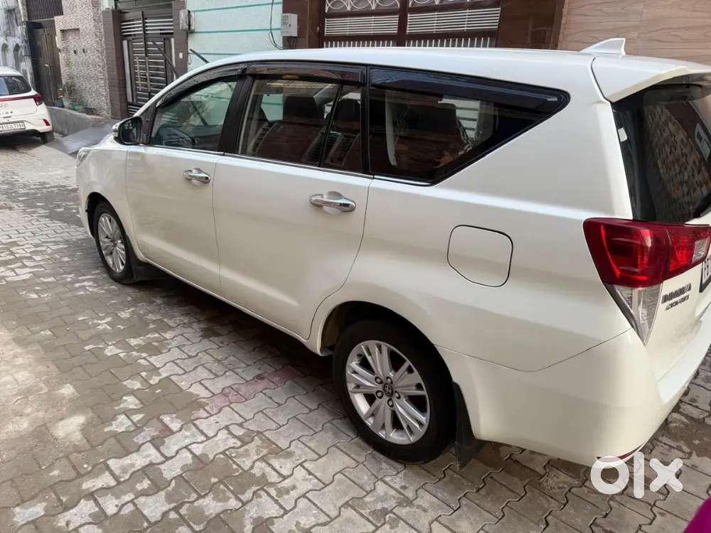 Toyota Innova Crysta 2016 Diesel 160000 Km Driven White Colour