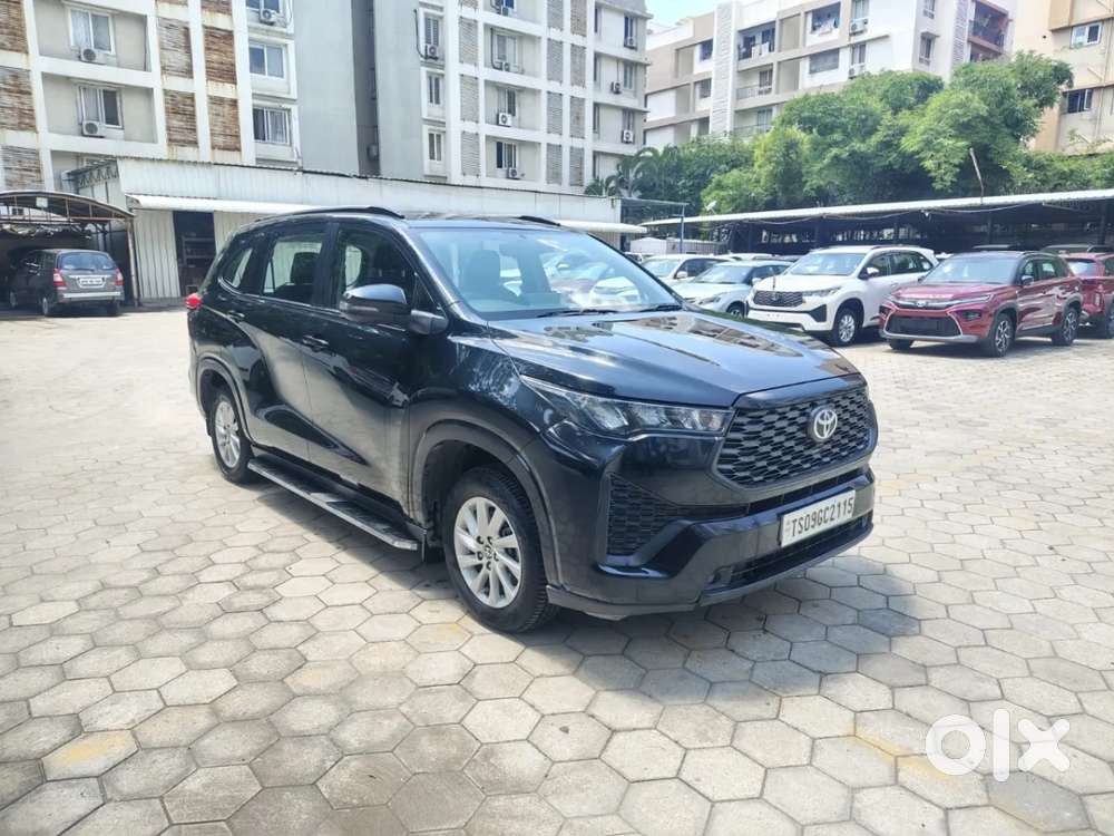 Toyota Innova Hycross 2.0 Gx 8 Str, 2023, Petrol