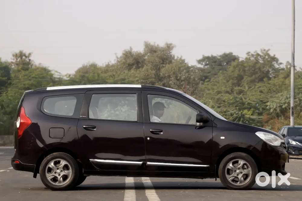 Renault Lodgy 2017 Diesel 65000 Km Driven Well Maintained Rxl 110 Ps