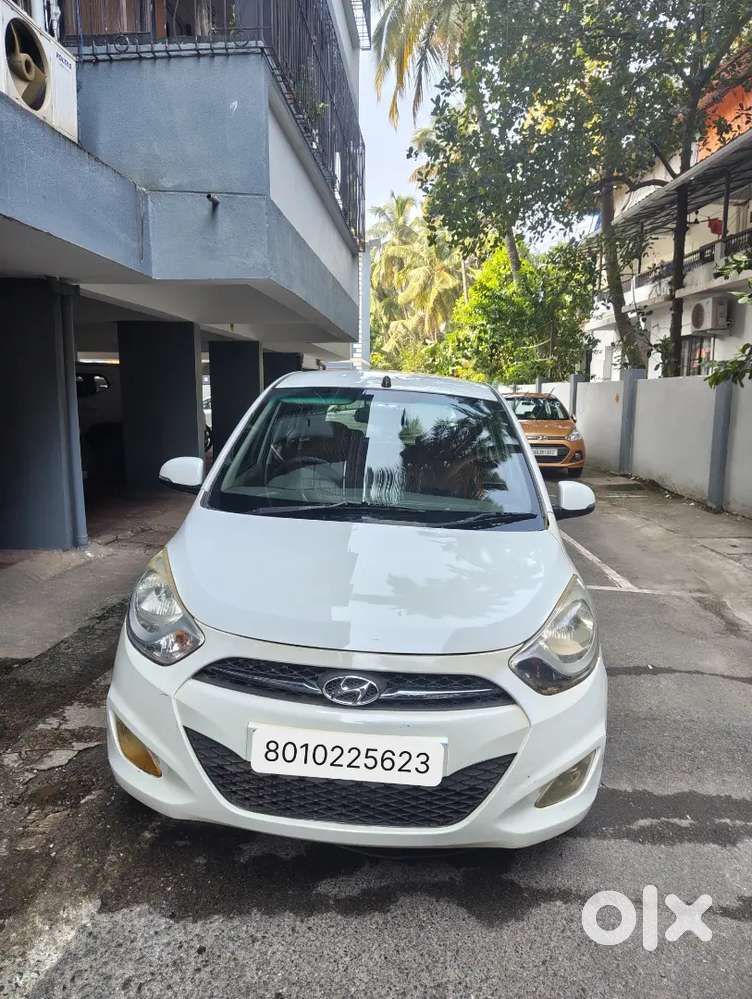 Automatic Hyundai I10 Sportz
