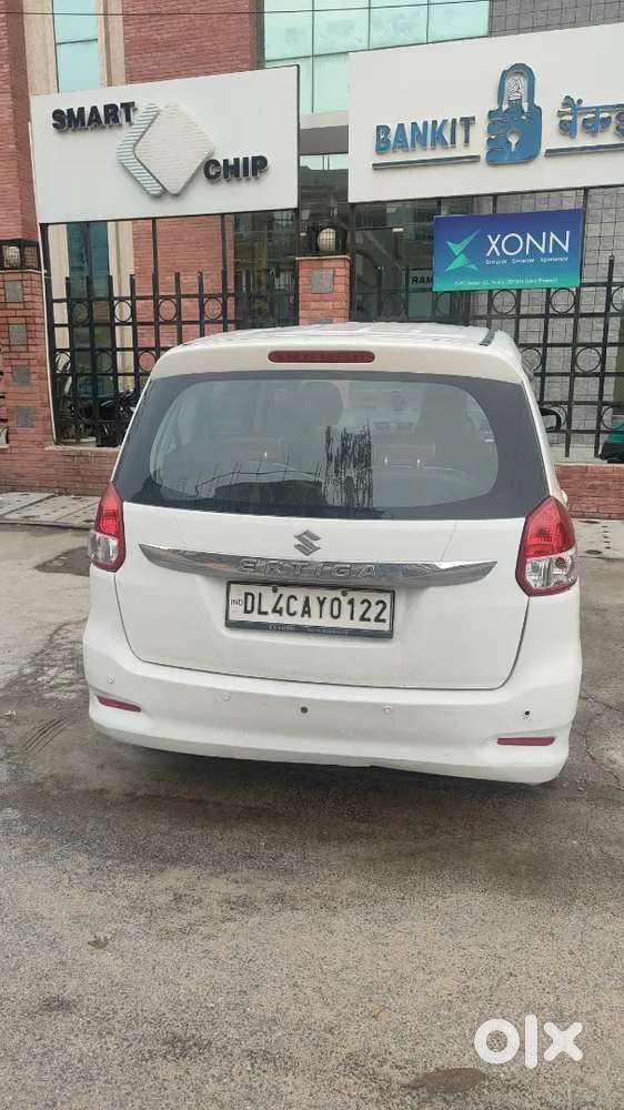 Full H.d Tuch Screen Center Lock Company Alloy 60% Tyreleather Seat