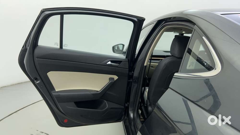 Skoda Slavia Style 1.0l Tsi Mt, 2022, Petrol