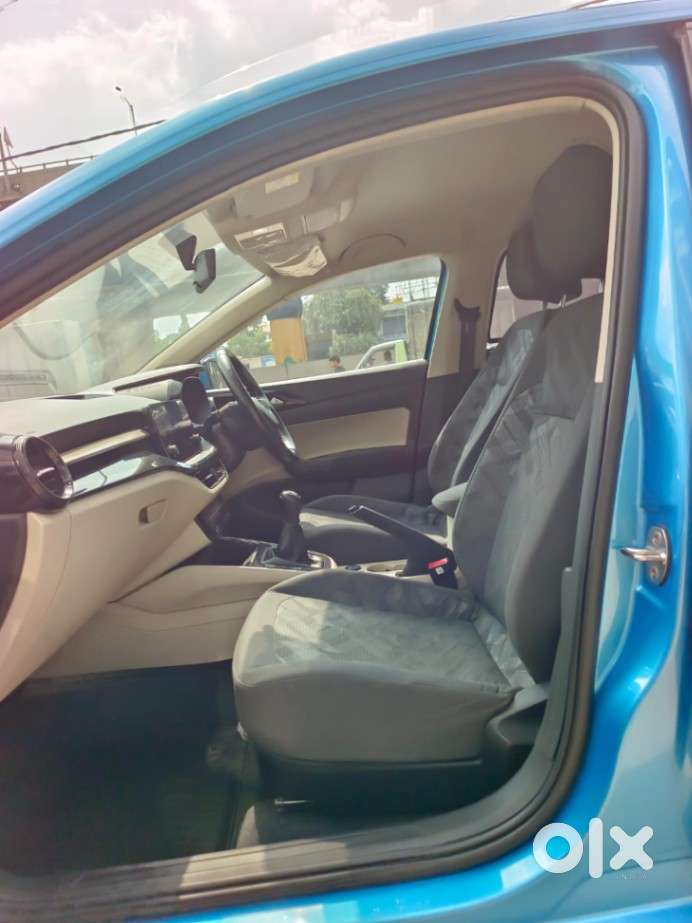 Skoda Slavia Ambition 1.0l Tsi Mt, 2023, Petrol