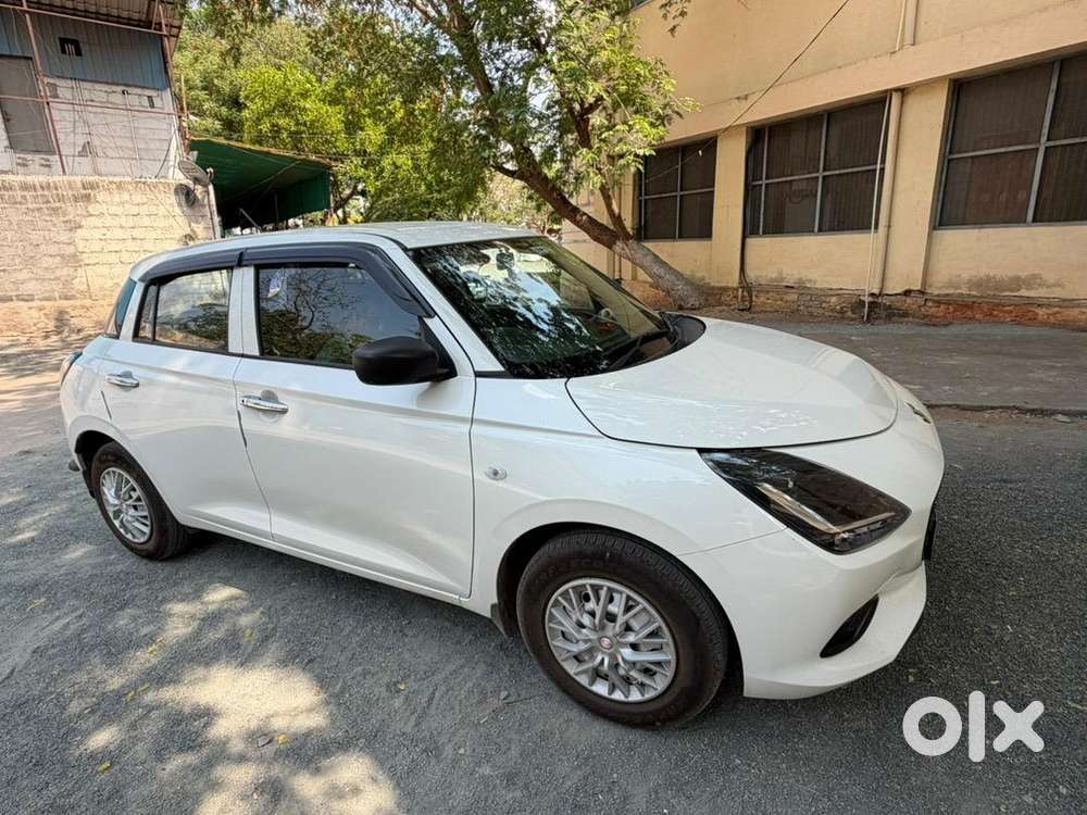 Lxi 2025 With Parking Sensors/reverse Camera/music System