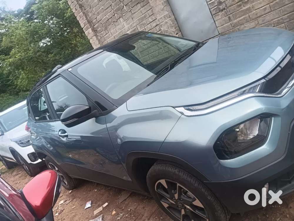 Tata Punch Creative Dual Tone Mt Sunroof, 2025, Petrol