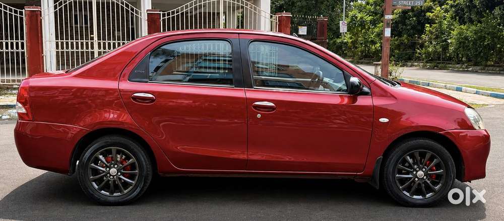 Toyota Etios V, 2011, Petrol