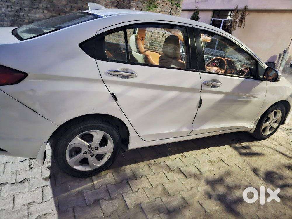 Honda City V At Sunroof, 2015, Petrol