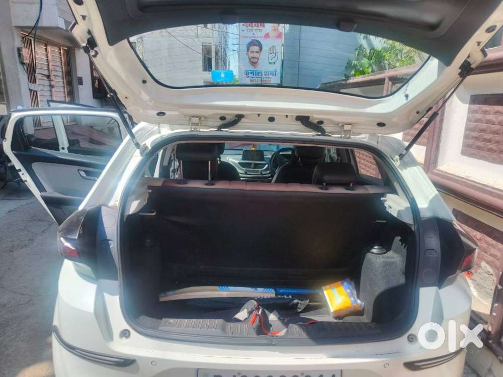 Tata Altroz For Sale, Single Handed Used With New Tyres And Foot Mats