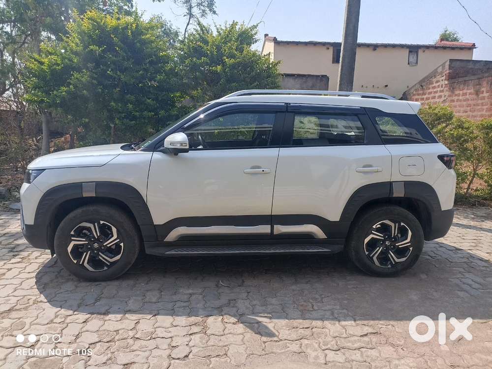 Maruti Suzuki Brezza 2024 Petrol Good Condition,low Range Running
