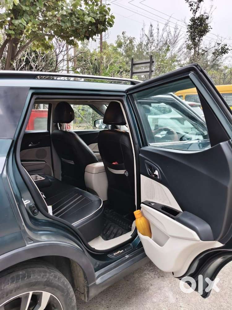 Mahindra Xuv300 2020 Diesel Well Maintained