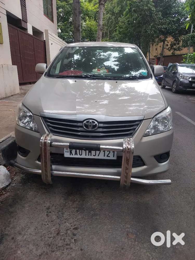 Toyota Innova 7 Seater G 2.5 Ltr 2012 Diesel 90000 Km Driven