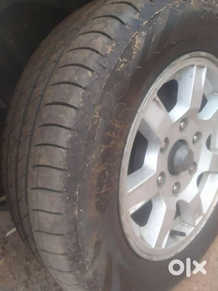 Showroom Condition Full Fitting Alloy Wheels Android
