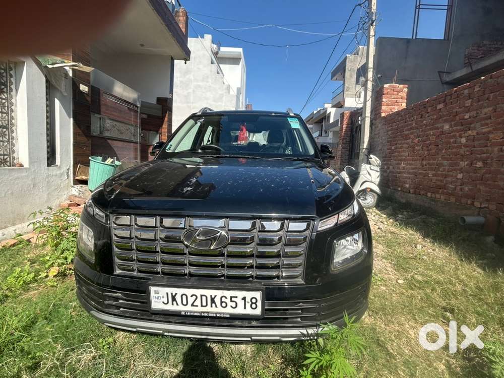 Hyundai Venue Petrol 2024