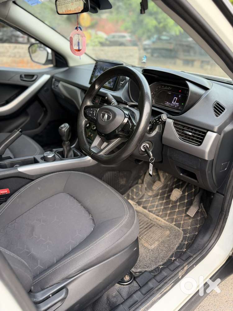 Tata Nexon 1.5 Revotorq Xz Plus Hs Dual Tone, 2023, Petrol