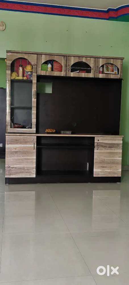 Tv stand with less use neat nd good condition for sale