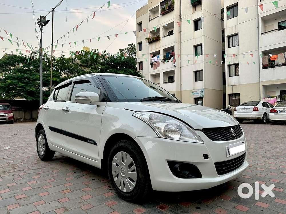 Maruti Suzuki Swift Vxi + Manual, 2012, Petrol