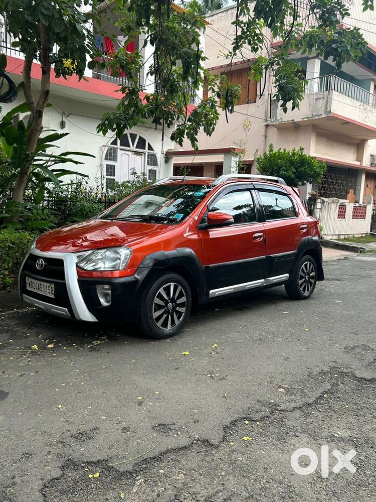 Toyota Etios Cross 2015