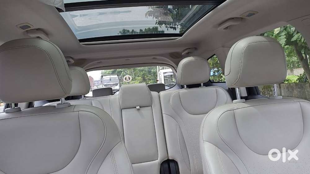 Mahindra Xuv700 2.0 Ax 7 Petrol At Luxury Pack Str, 2022, Petrol