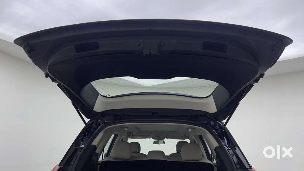 Mahindra Xuv700 2.0 Ax 5 Petrol At Str, 2022, Petrol